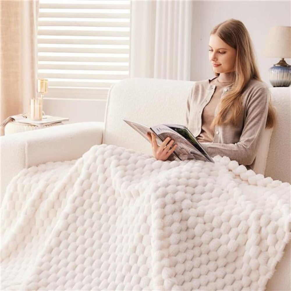 Super Soft Throw Blanket Ivory Premium Silky Flannel Fleece 3D Clouds 50"x60" - Picture 5 of 6
